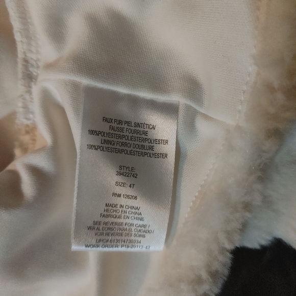 White fur vest size 4t - Picture 2 of 3